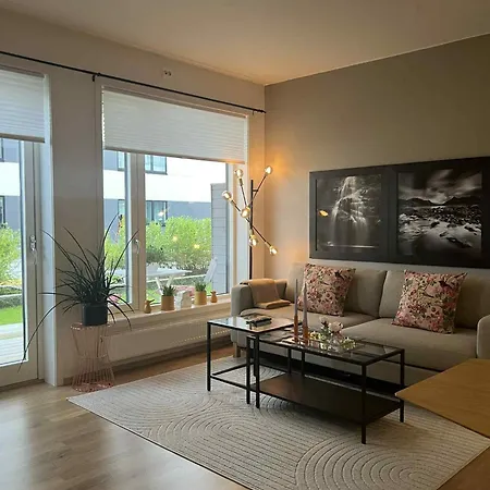 Lägenhet With A Double Bed And Sofa Bed Free Parking *