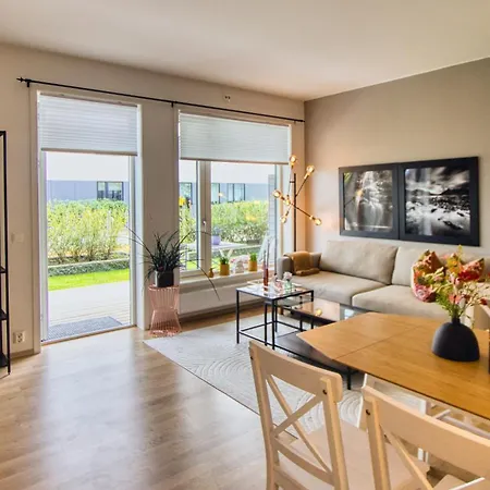 Lägenhet With A Double Bed And Sofa Bed Free Parking *