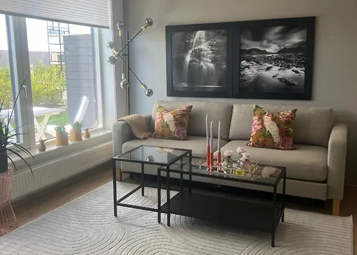 Appartement With A Double Bed And Sofa Bed Free Parking *